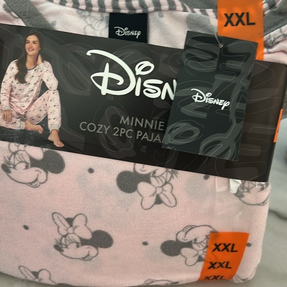 New with tags Disney Pijama set 2pc size XXL really soft and warm - Picture 5 of 5